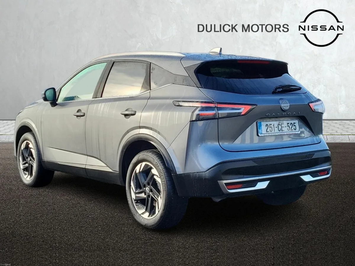 Nissan Qashqai 1.3 PET MILD HYBRID SV PREMIUM - Image 2
