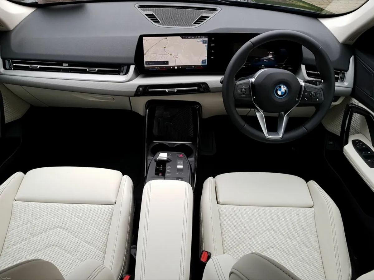 BMW iX1 eDrive20 Sport - Image 4