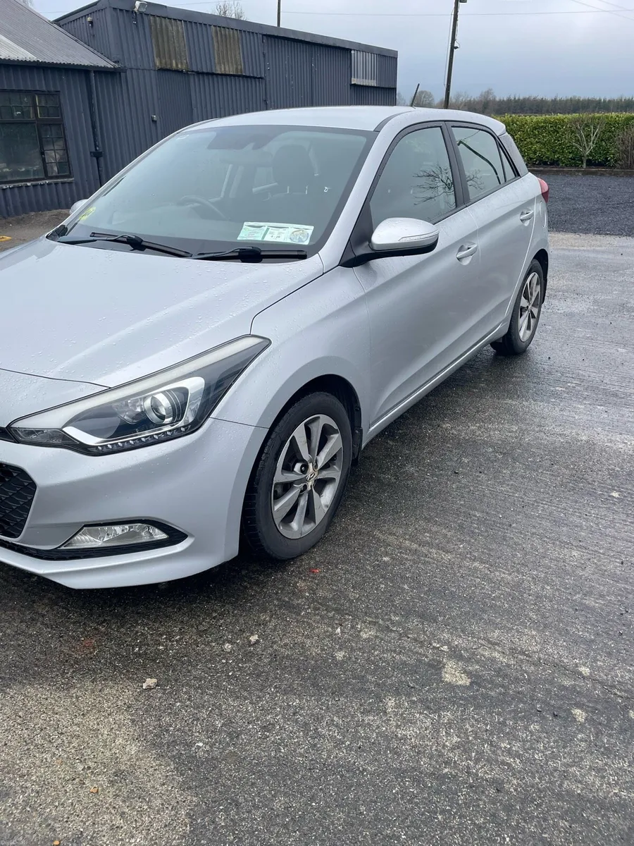 Hyundai i20 1.2 Deluxe - Image 2