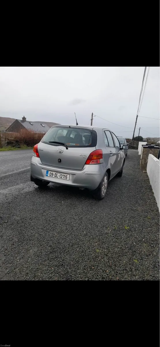 2009 toyota yaris - Image 2