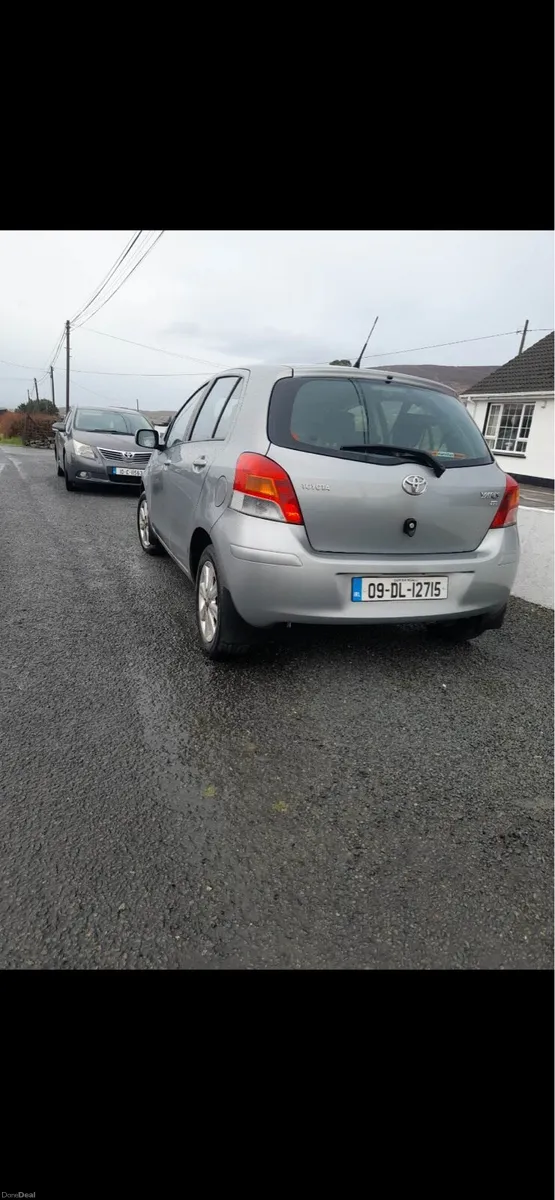 2009 toyota yaris - Image 3