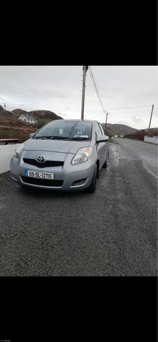2009 toyota yaris - Image 1