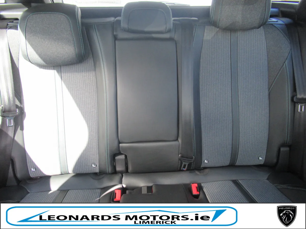 221 Peugeot 3008 Diesel Allure**REDUCED** - Image 6