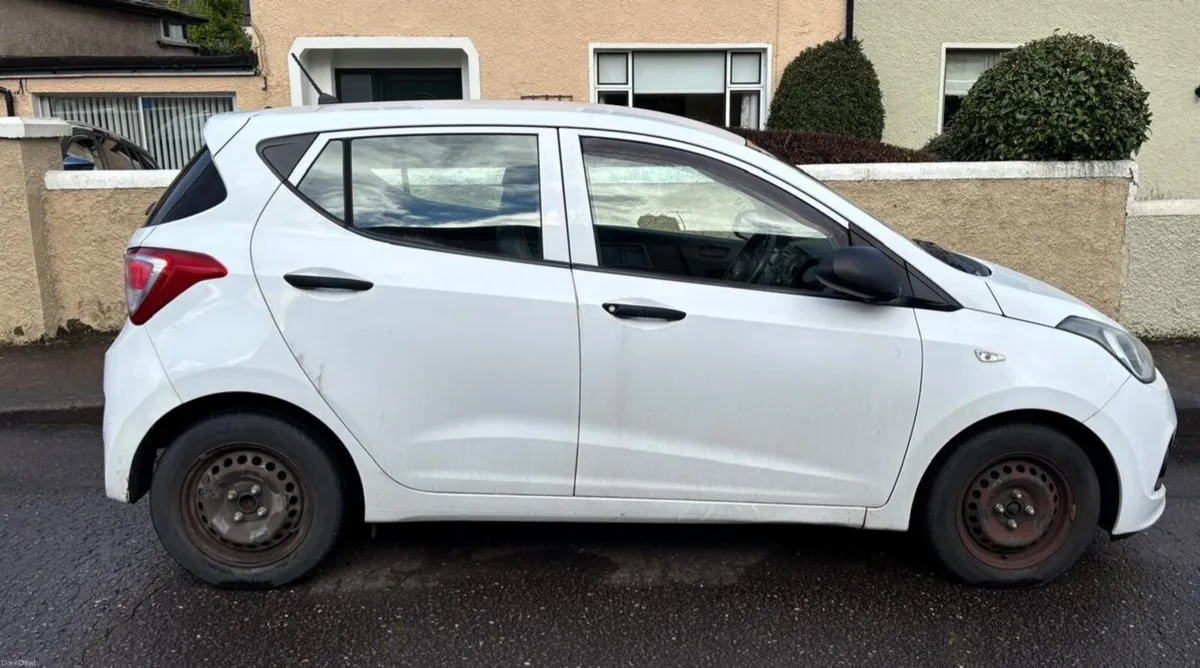 Hyundai i10 - Image 2