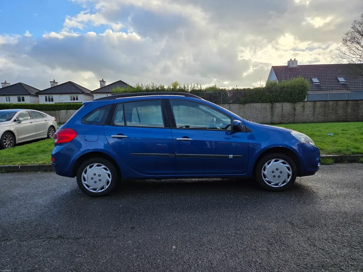 Renault Clio 2011 - Image 1