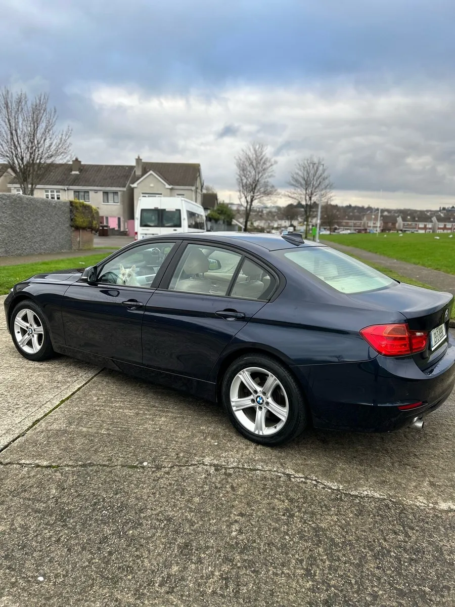 BMW 3 Series - Image 2
