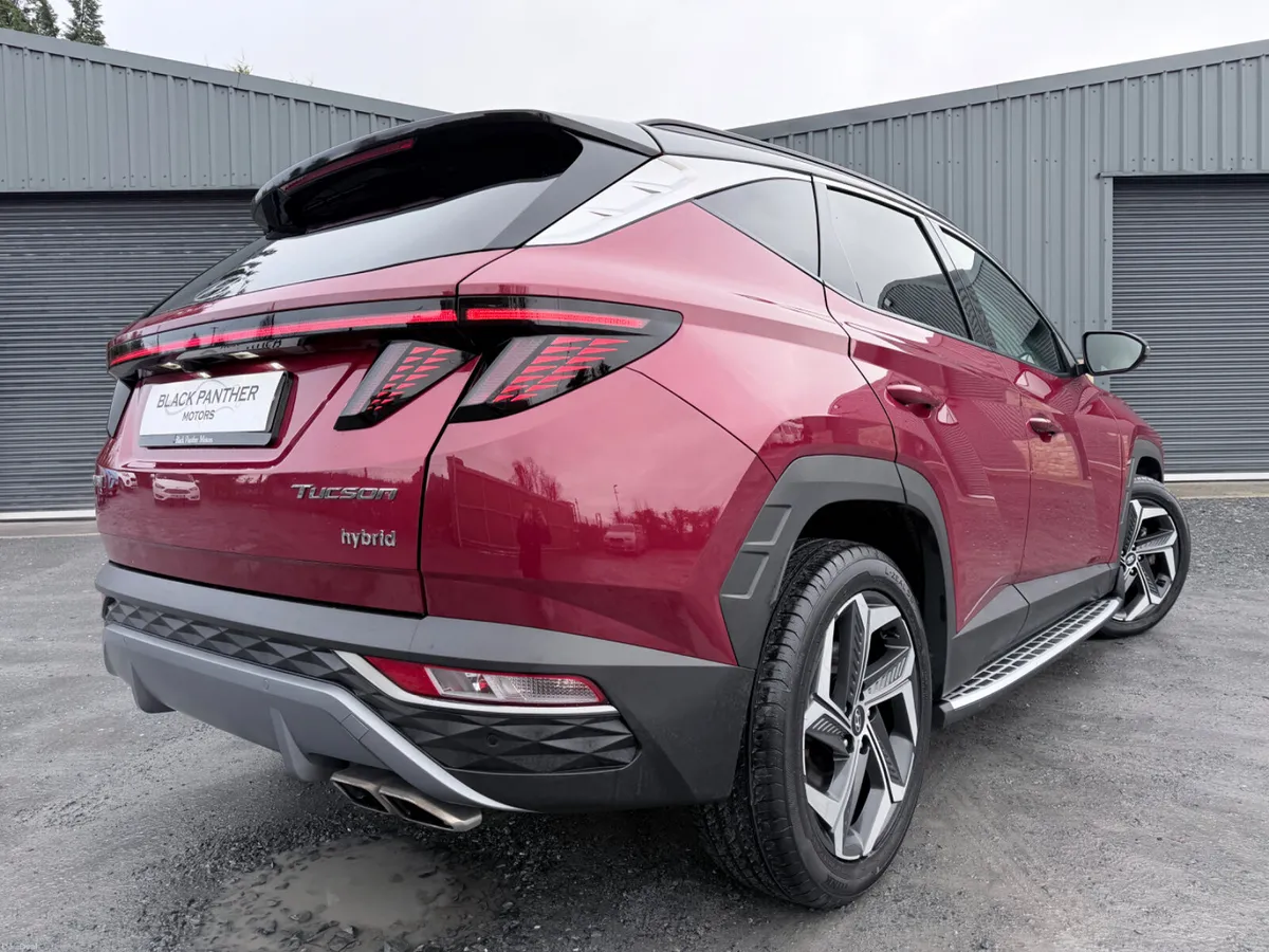 Hyundai Tucson 221’ Executive Plus 1.6 HEV AUTO - Image 4