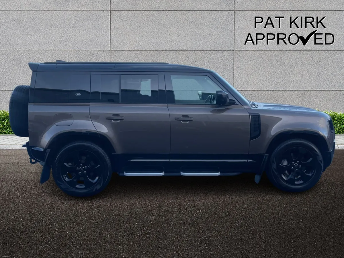 Land Rover Defender Diesel Estate X-Dynamic HSE - Image 3