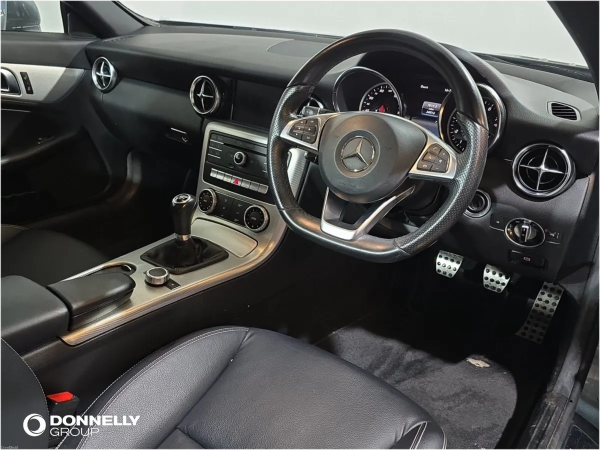 Mercedes-Benz SLC Slc Roadster AMG Line - Image 4