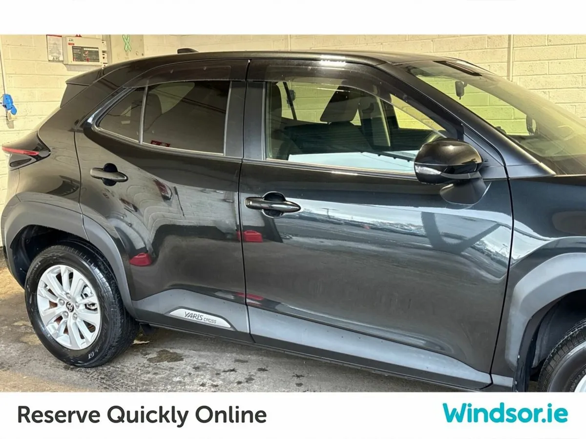 Toyota Yaris Cross HYBRID - Image 4