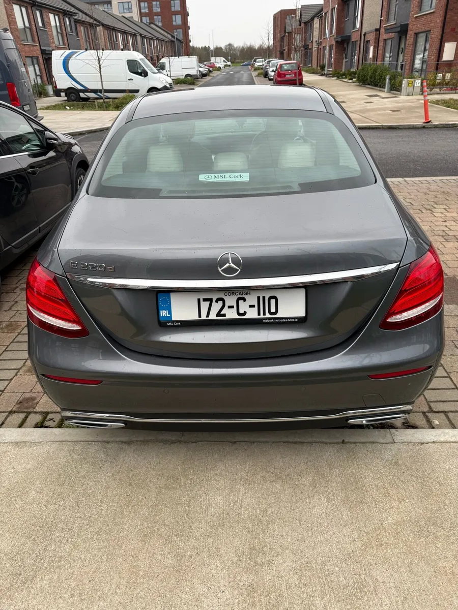 Mercedes Benz E220d - Image 2