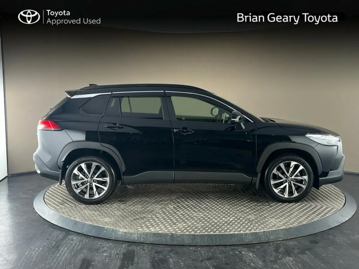 Toyota Corolla Cross HYBRID SPORT - Image 3