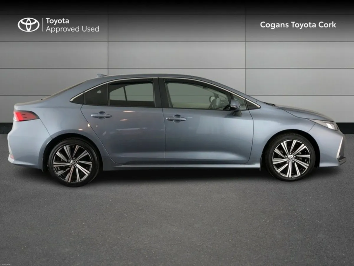 Toyota Corolla HYBRID LUNA SPORT 4DR - Image 3