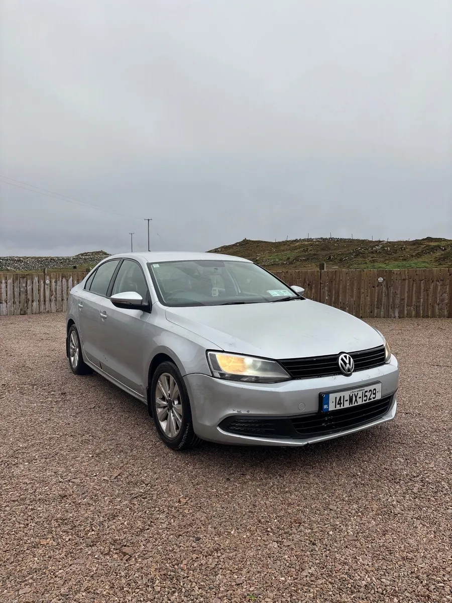 Volkswagen Jetta 2014 - Image 2