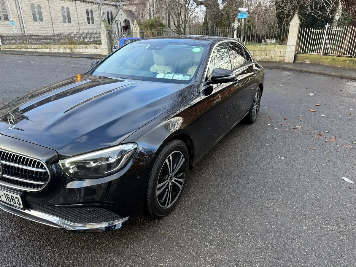 Mercedes-Benz E 220 2021 - Image 3