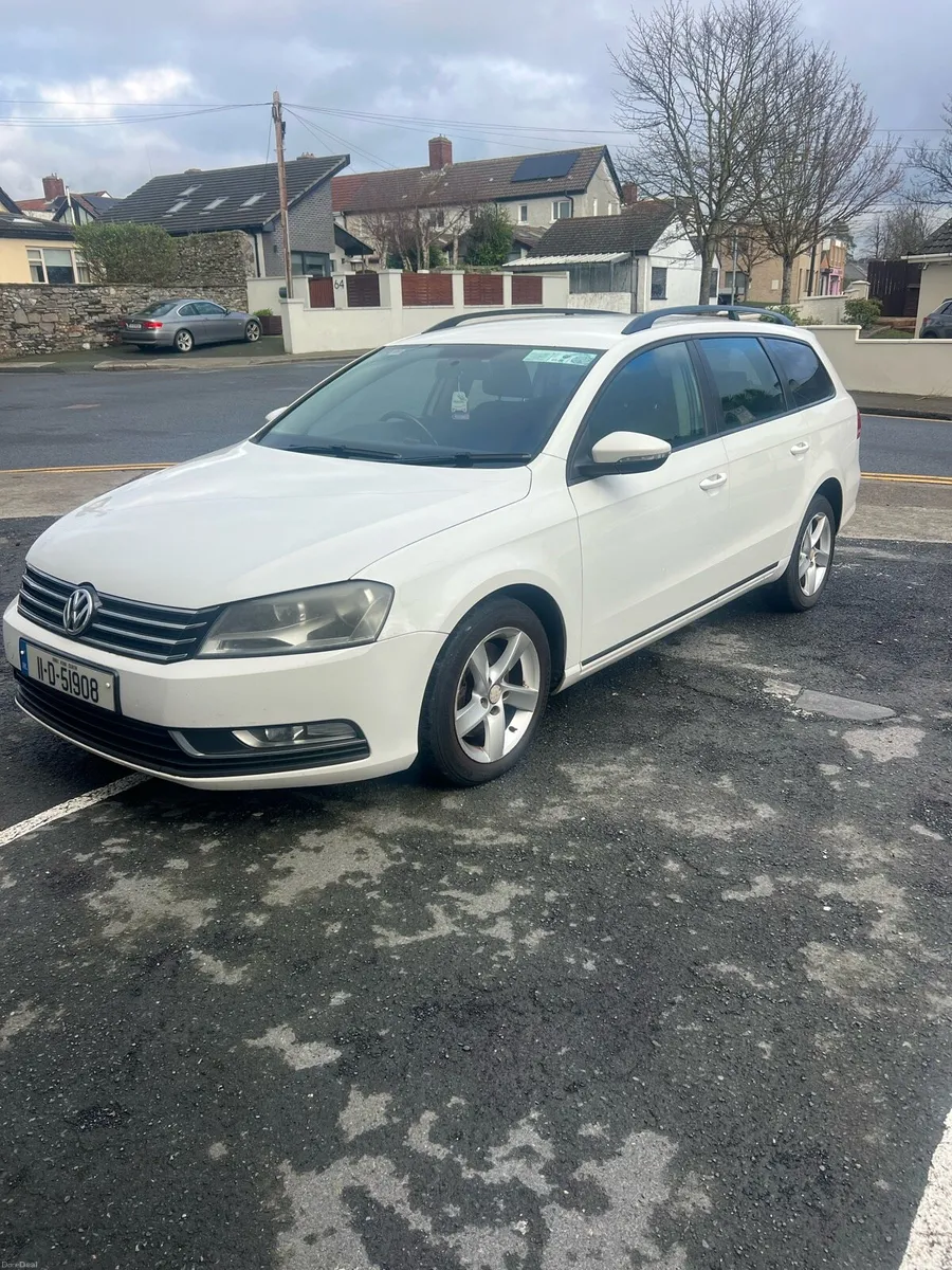 Volkswagen Passat 1.6  diesel Blue-motion - Image 3