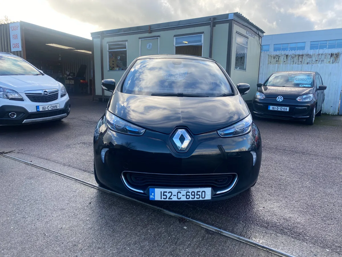 Renault Zoe 2015 FULL ELECTRIC AUTOMATIC - Image 2