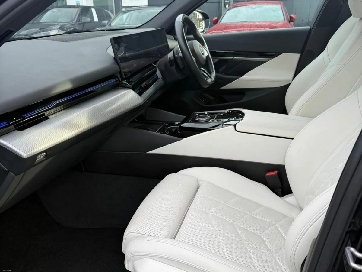 BMW 5-Series 520i M Sport Saloon - Image 5