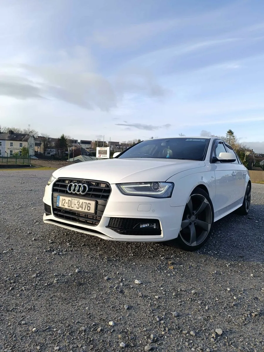 Audi A4 2012 S-Line Black Edition - Image 2