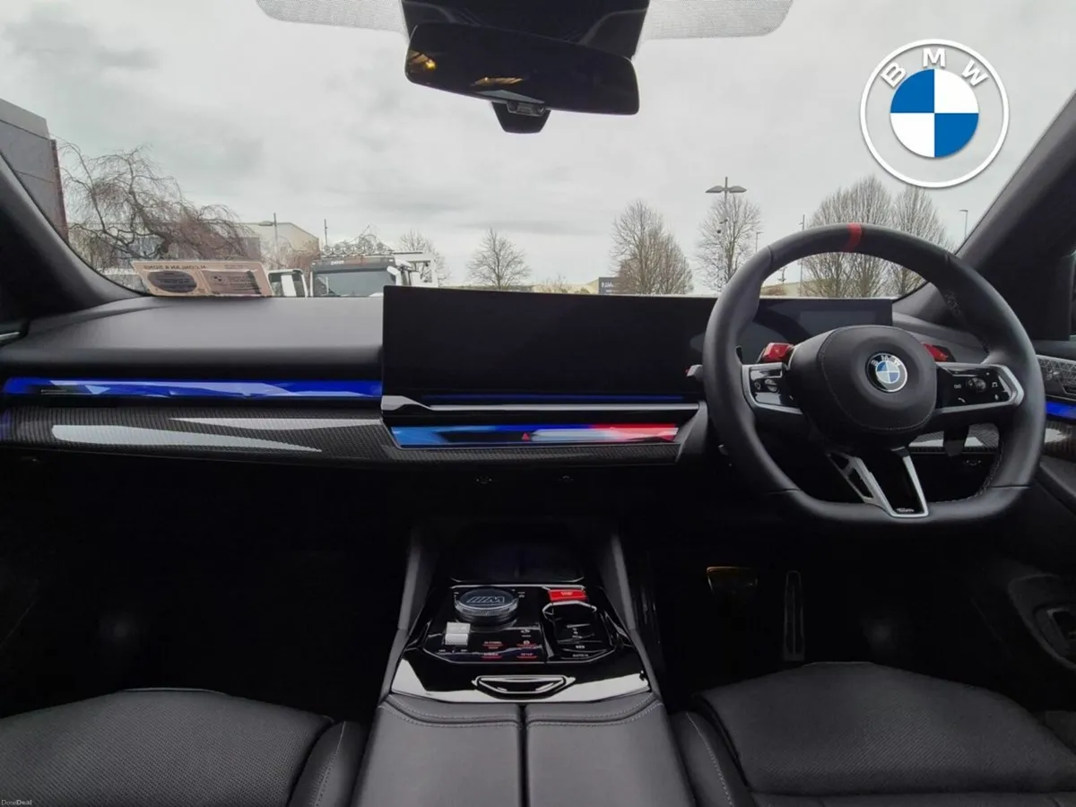 BMW M5 Saloon - Image 4