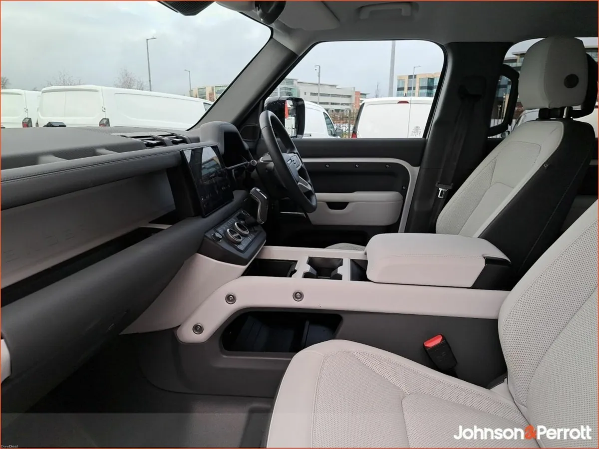 Land Rover Defender  110 PHEV 300  As New - Image 3