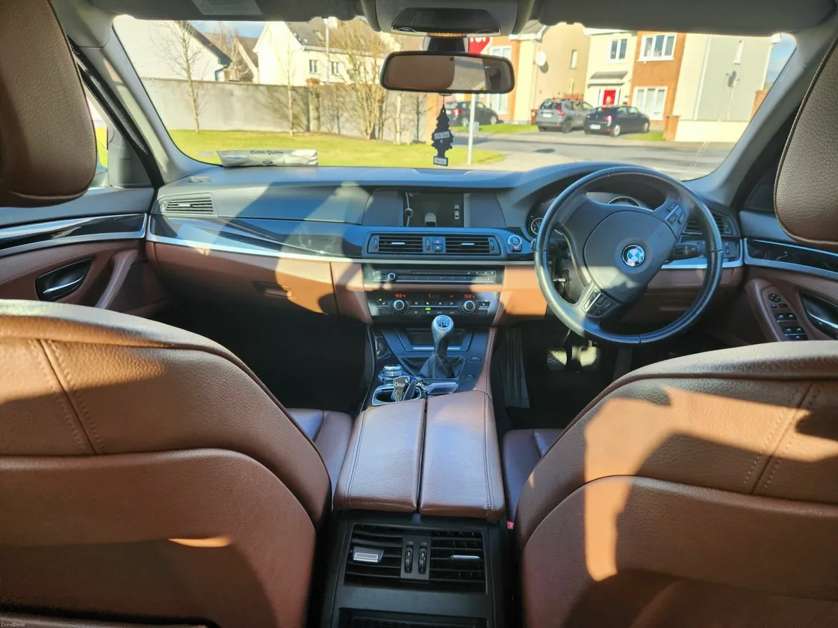 BMW 5-Series 2012 - Image 4