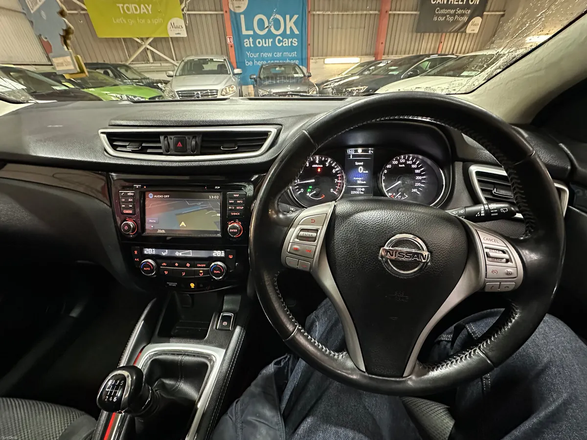 2017 Nissan Qashqai 1.2 PETROL SV - Image 4