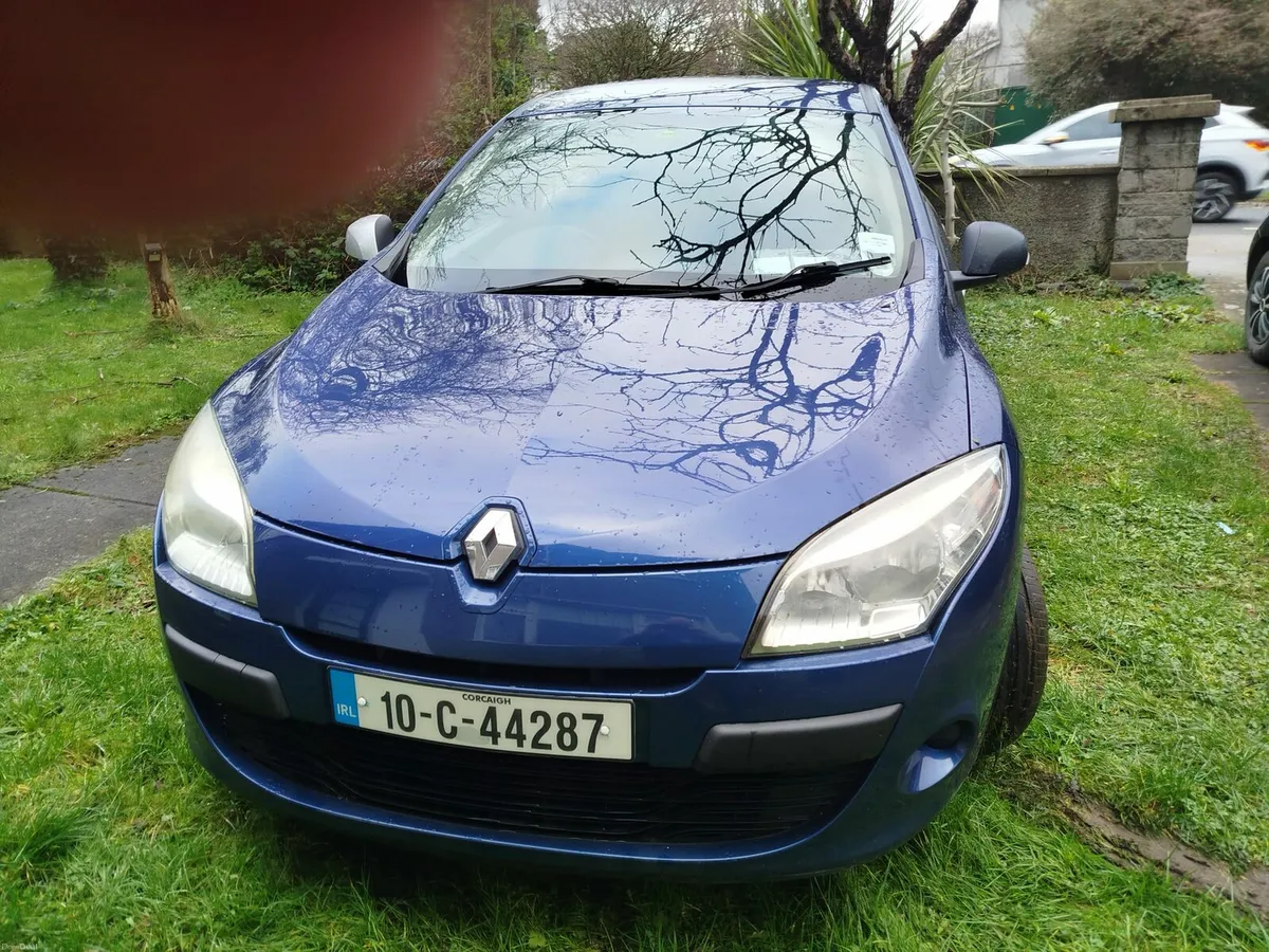 10 Renault Megan 1.6 €1550 - Image 2
