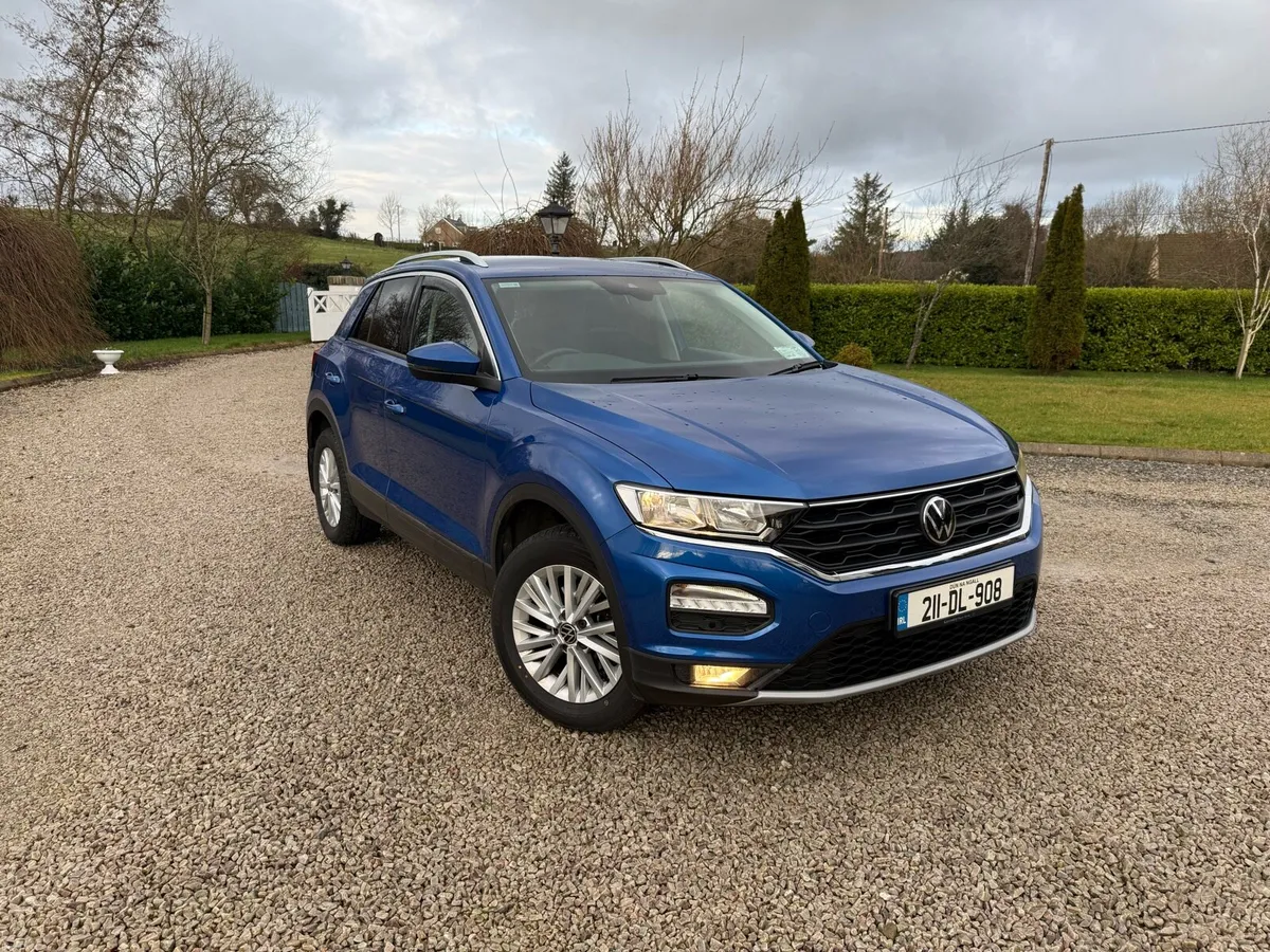 Volkswagen T-Roc - Image 1