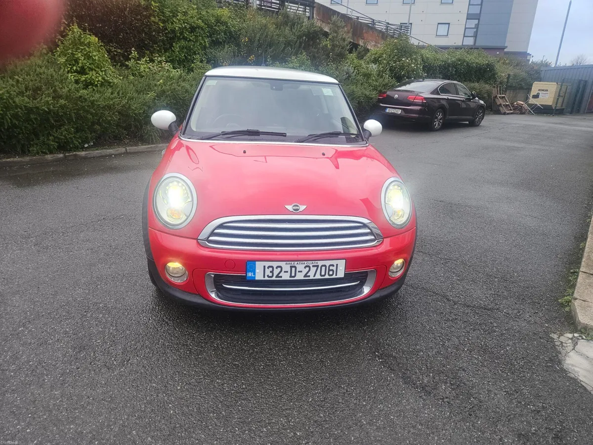 Mini Cooper DECEMBER 2013 AUTOMATIC - Image 2