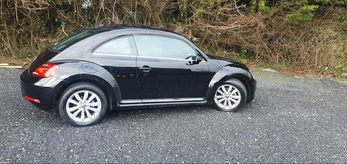 Volkswagen Beetle 2013 - Image 1