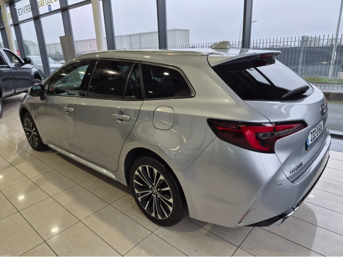 Toyota Corolla HYBRID SOL TS 4DR AUTO - Image 3