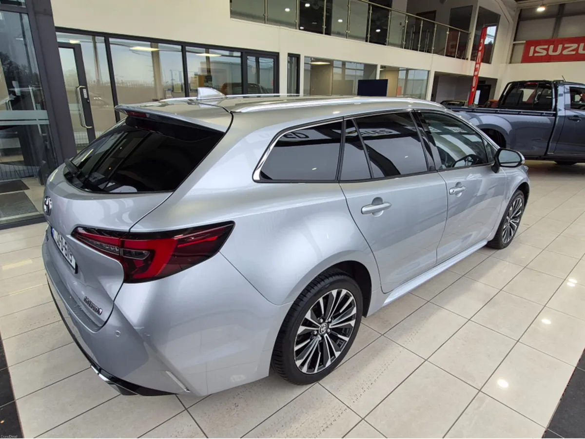 Toyota Corolla HYBRID SOL TS 4DR AUTO - Image 4