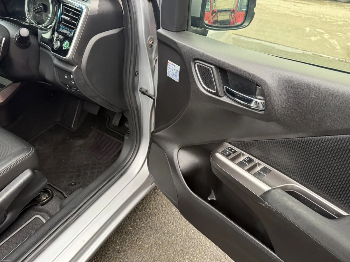 2018 Honda Grace 1.5L Hybrid Automatic - Image 4