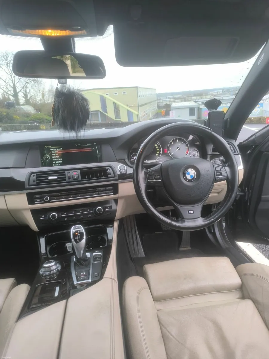 BMW 5-Series 2013 - Image 2