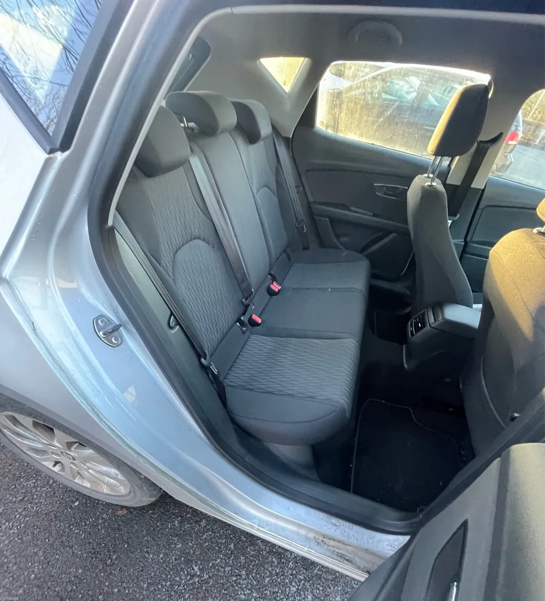 Silver SEAT LEON - Image 3