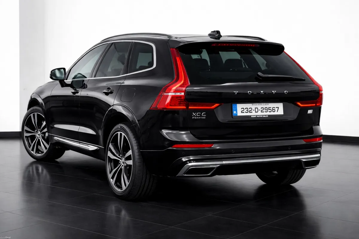 232 Volvo XC60 2.0 T6 CORE- HUGE SPEC - - Image 3