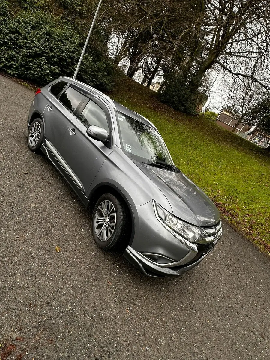 Mitsubishi Outlander 2017 - Image 1