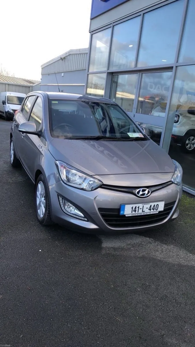 Hyundai i20 Premium 2014 Diesel - Image 2