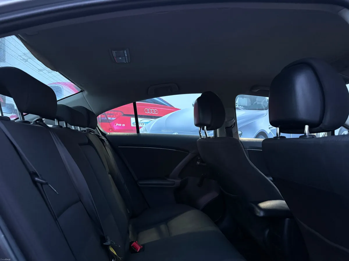 TOYOTA AVENSIS DIESEL - Image 3