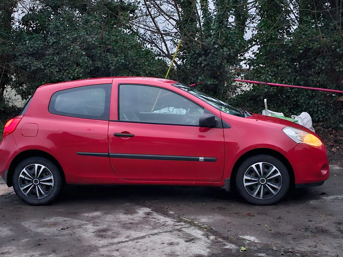 Renault Clio 2012 1.2L nct&tax €2200 - Image 4