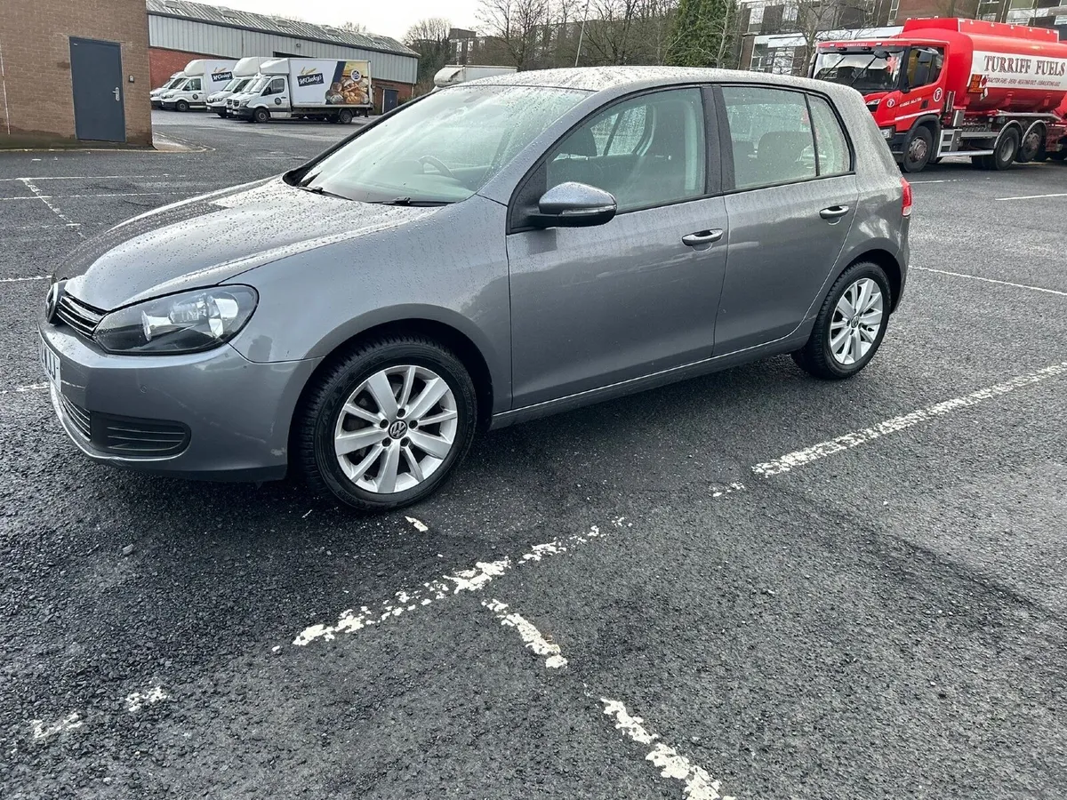 Volkswagen Golf 2012 - Image 2