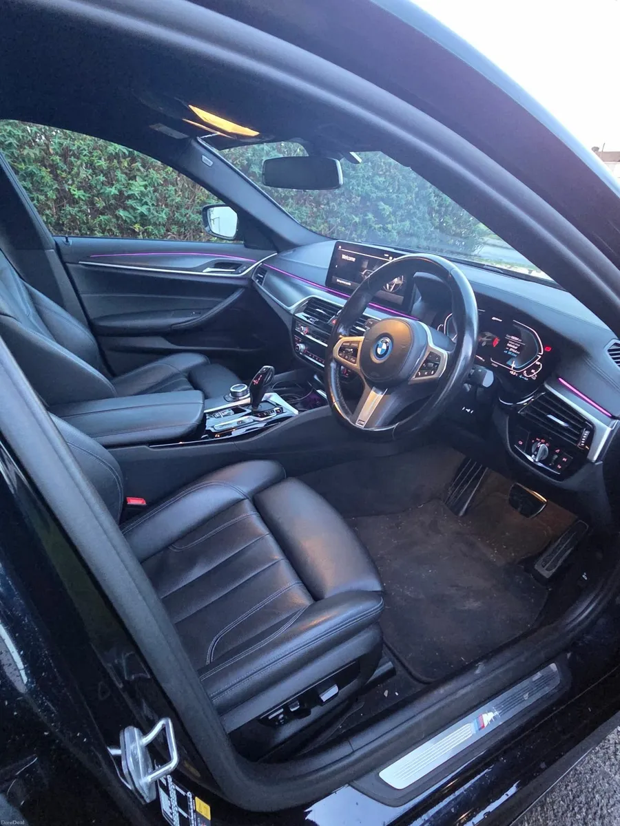 BMW 5-Series 2022 - Image 2