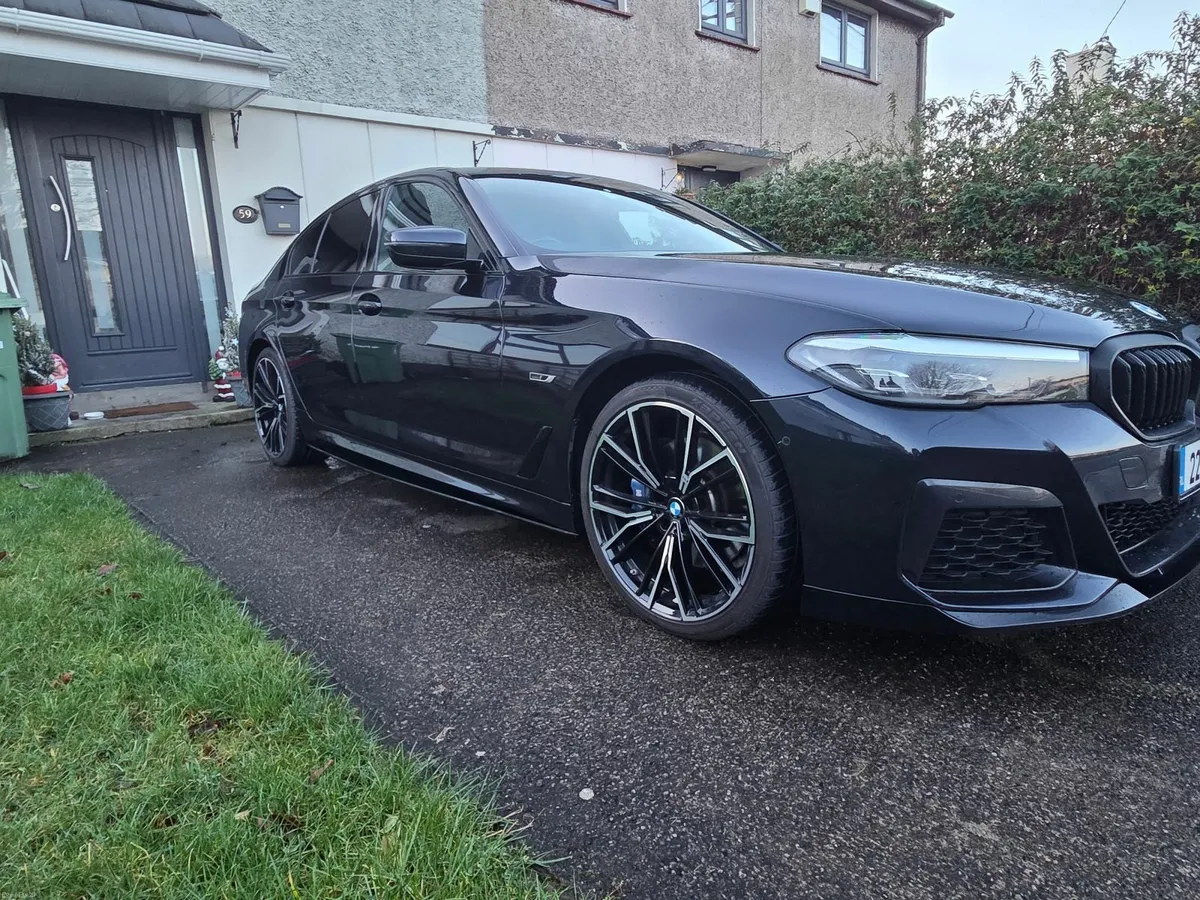 BMW 5-Series 2022 - Image 1