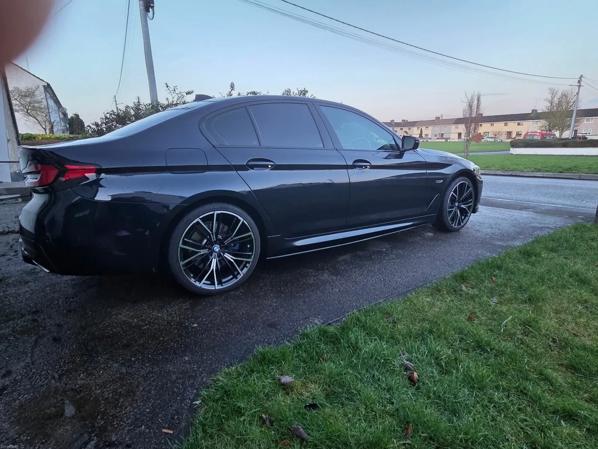 BMW 5-Series 2022 - Image 4
