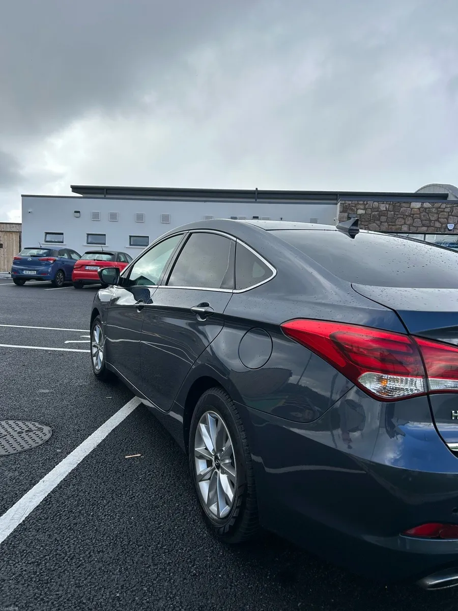 Hyundai i40 executive - Image 4