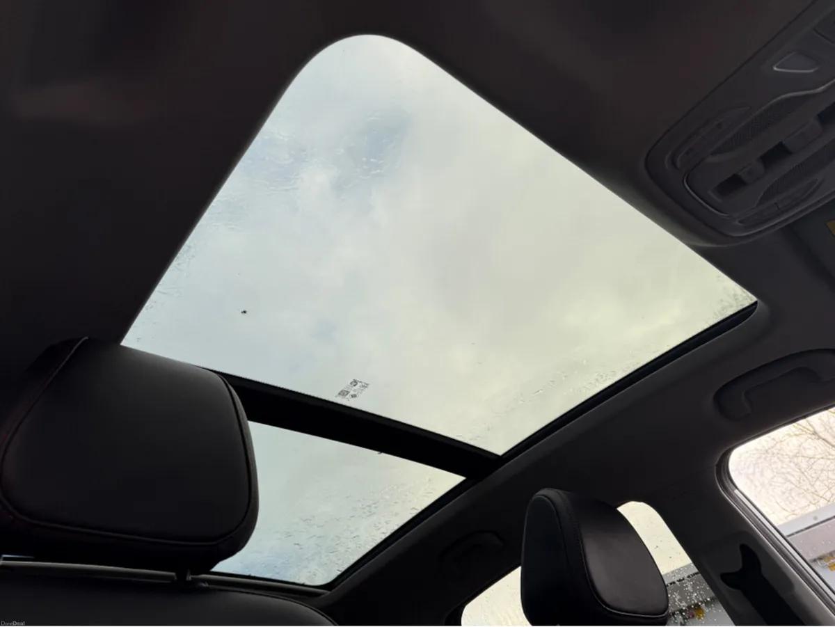 MG ZS TROPHY EV LONG RANGE 73KWH//LOW MILEAGE//SUN - Image 4