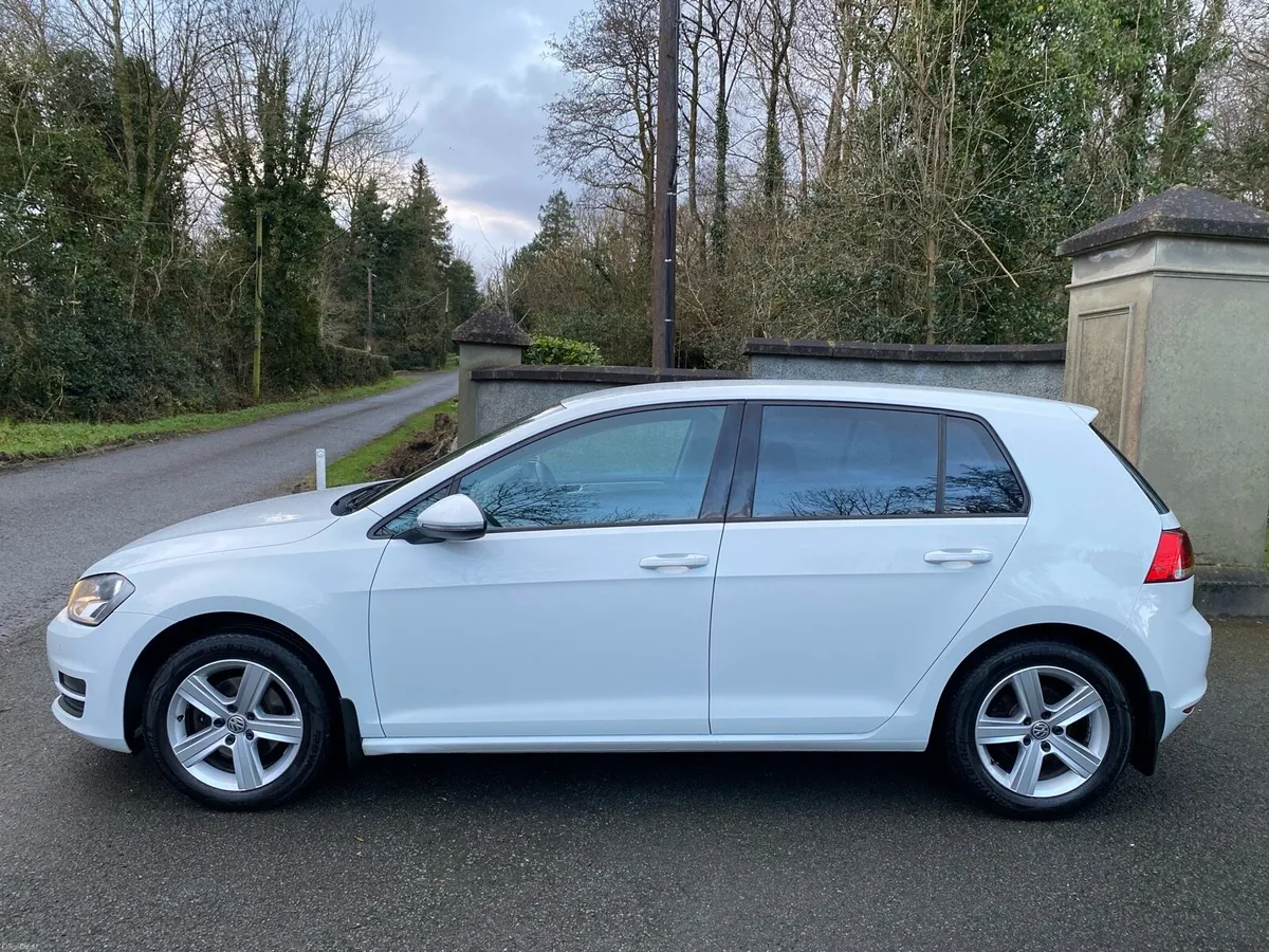 2015 Volkswagen Golf - Image 2