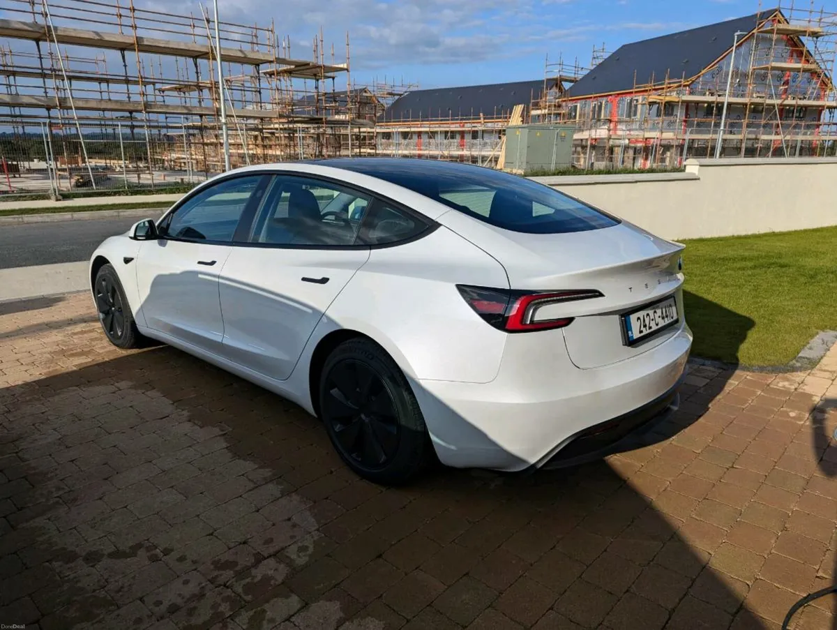 242 Model 3 RWD Standard Range - Image 4