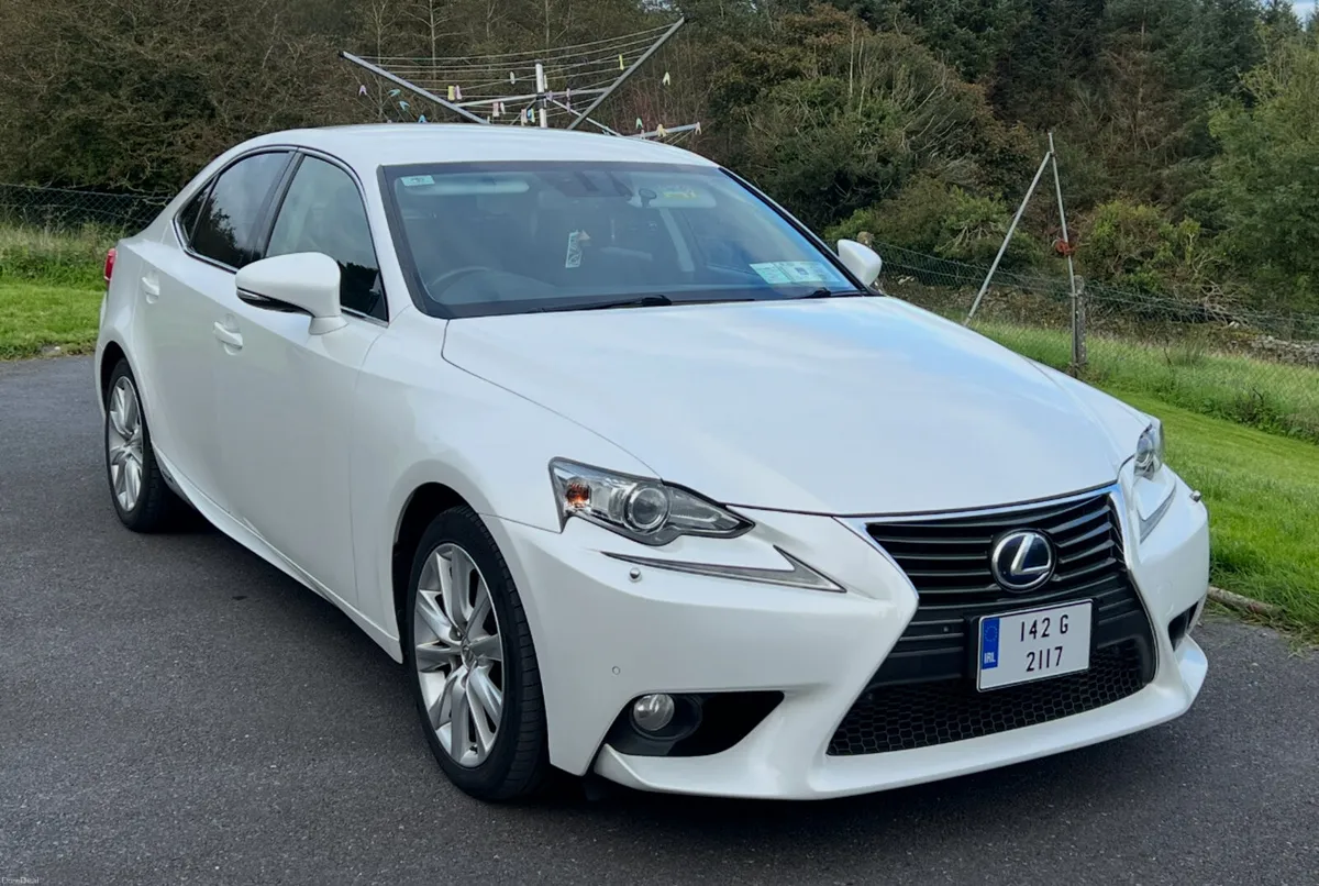 2014 Lexus IS300h - Image 1
